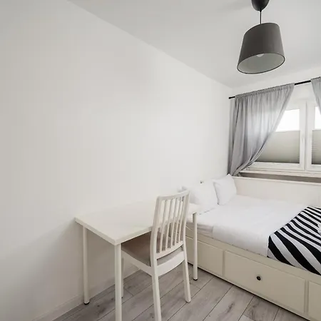 Daire Czerniakowska Comfy By Bookinghost Varşova