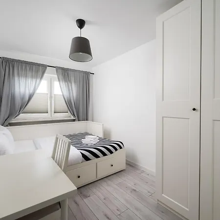 Apartment Czerniakowska Comfy By Bookinghost *