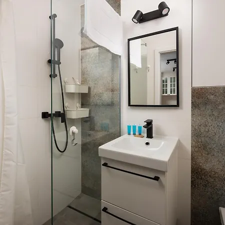 Czerniakowska Comfy By Bookinghost 바르샤바