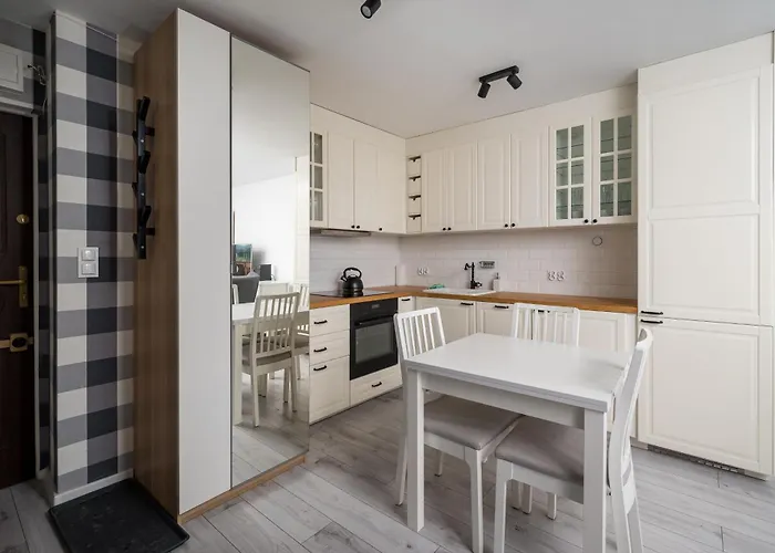 Czerniakowska Comfy By Bookinghost Apartament